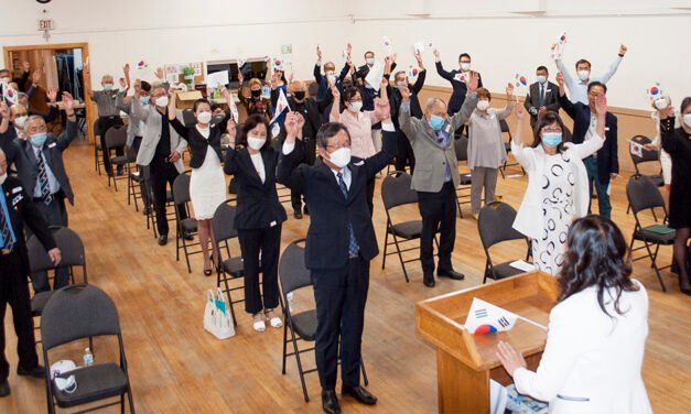“조국 선열의 희생에 경의 표하고 화합으로 조국 사랑하자”