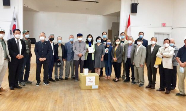 ‘힘든 시기 마스크 전달로 훈훈’