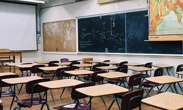 학습에 전념하는 학생들