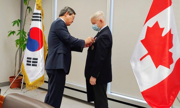 “우리는 참전용사의 희생을 기억해야합니다”