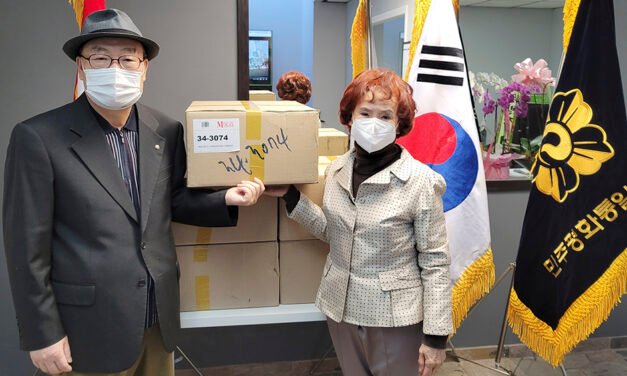 민주평통밴쿠버협의회,  뉴비스타 요양원에 마스크 및 기금 전달