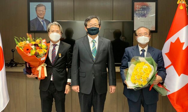 한인 박신순 씨 대통령, 이광록 씨 외교부장관 표창