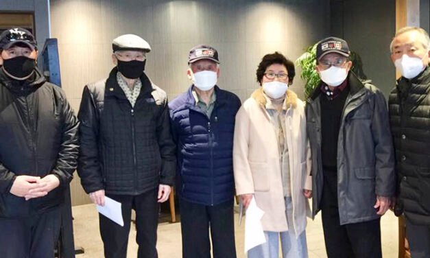 팬데믹 속 조심스러운 행사 계획