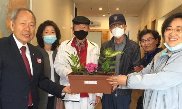 최금란 상임고문 여성회에 1천 달러 기부