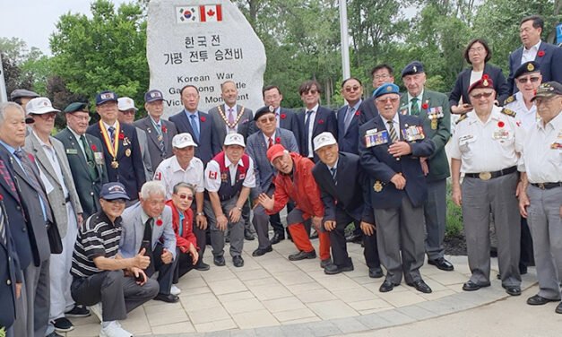 김성기 가평군수 나이아가라 가평석 제막식 참석