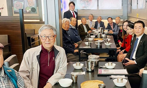 한국 캐나다 문화교류재단  유공자회에 점심 대접