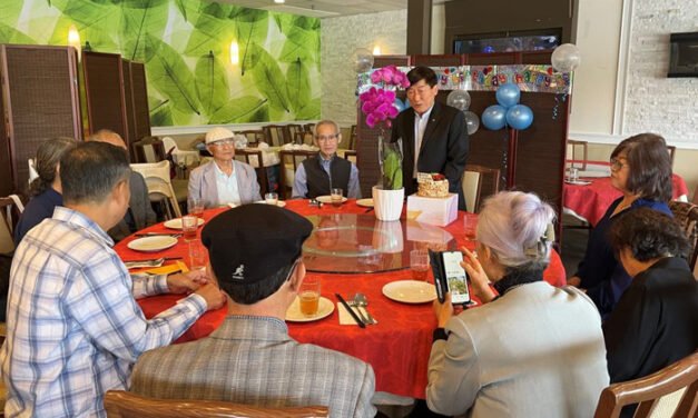 밴쿠버한국어학교 최병윤 이사장생일 축하잔치 열려