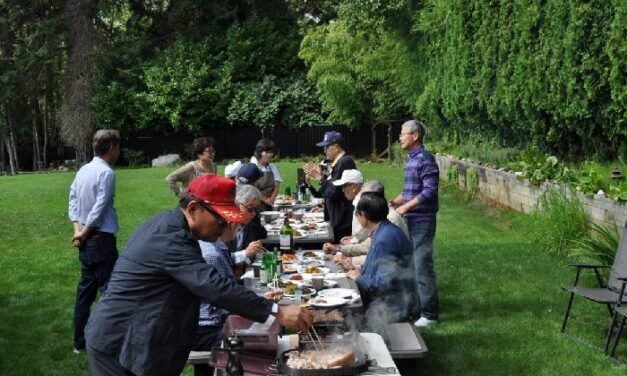 박은숙 해오름학교장 유공자회에 추석 점심 대접