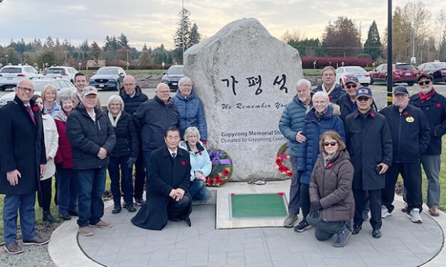 랭리타운쉽 가평석에서 캐나다 현충일 헌화식 개최