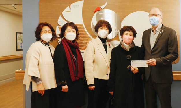 무궁화재단 뉴비스타 공립한인요양원에 운영기금 5만달러 전달