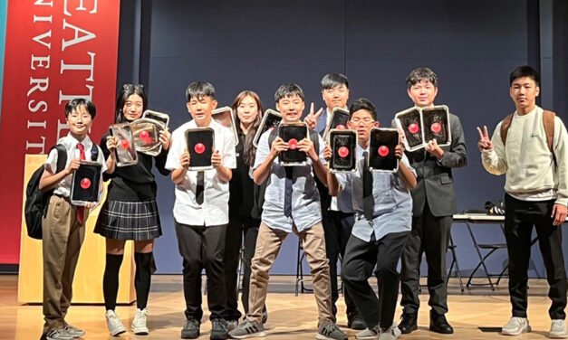 밴쿠버 한인학생 시애틀 대학교 디베이트 대회 참가 윤성민 고등부팀 1등 수상