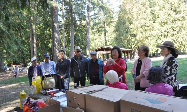 밴쿠버 노인회 추석잔치 진행