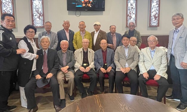 강 한인회장 어버이날 맞아 유공자회에 점심 대접