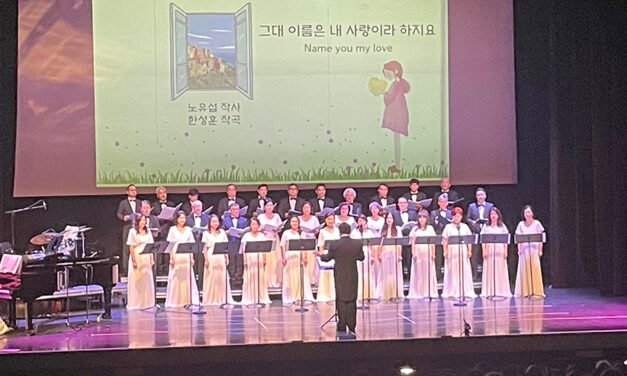 신나는 맘마미아 뮤지컬…관객들도 들썩