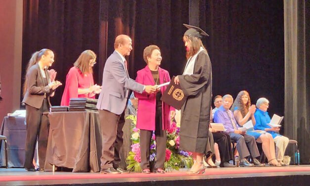 양영승 정명순 부부 밴쿠버 장학금 수여